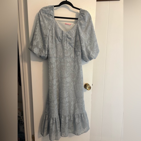 Dresses & Skirts - NWOT Light Blue Textured Puff-Sleeve Dress